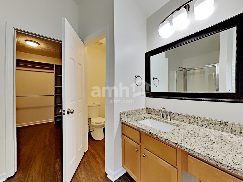 Building Photo - 872 Holly Meadow Dr