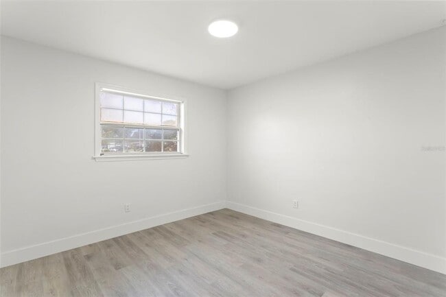 Building Photo - 1524 Arizona Ave NE