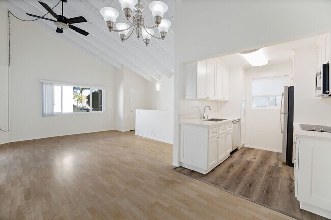 Building Photo - 1916 Clark Ln