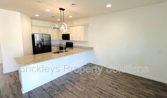 Building Photo - 4046 E Pony Ln