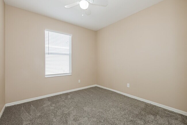 Building Photo - 7455 Oxford Garden Cir