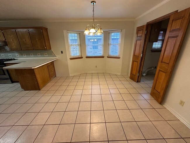 Building Photo - 7503 Elmhurst Dr