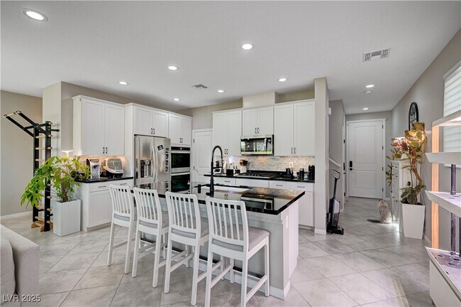 Building Photo - 4160 Elegant Chateau St