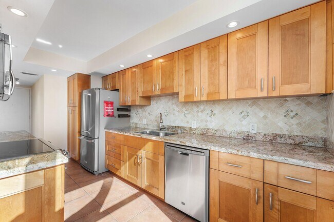 Building Photo - 1200 S Ocean Blvd