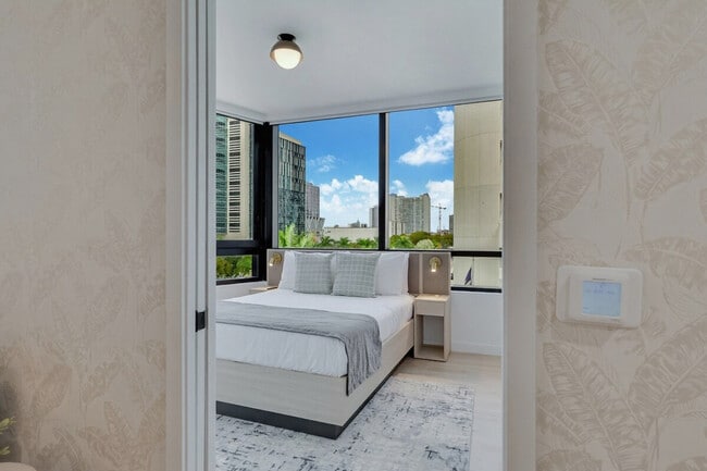 Building Photo - 225 N Miami Ave