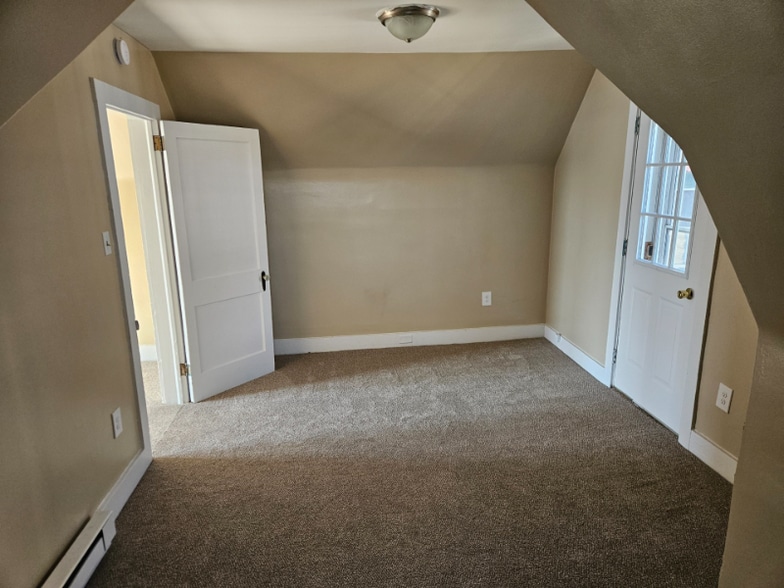 Building Photo - 205 E 2nd St