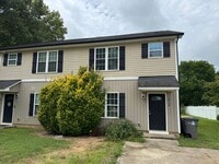 Building Photo - Nice townhouse duplex in convenient Kannap...