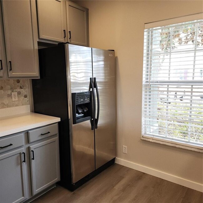 Building Photo - 10672 Savannah Wood Ct
