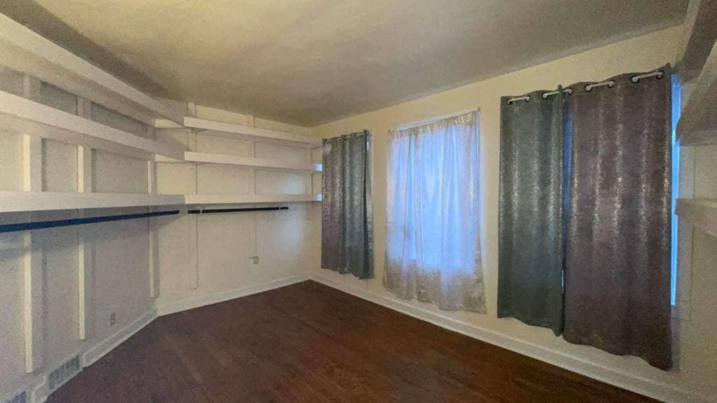 Building Photo - 409 N 5th St