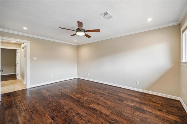 Building Photo - 1818 Arcadia Dr
