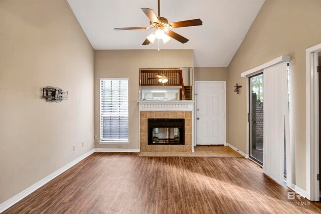 Building Photo - 200 Parma Dr