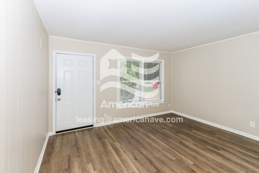 Building Photo - 4582 Shadow Lawn Dr