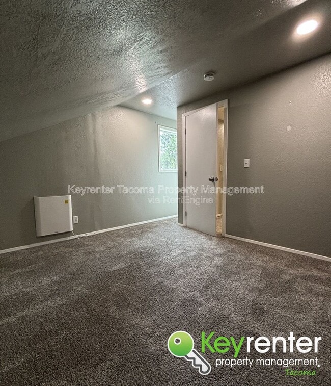 Building Photo - 1302 E 40th St