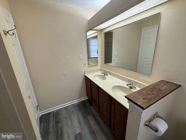 Building Photo - 12220 Eagles Nest Ct