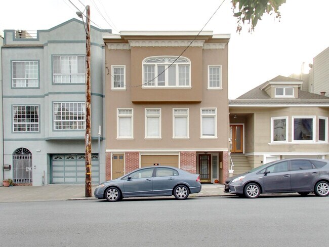 Building Photo - 234 17th Ave