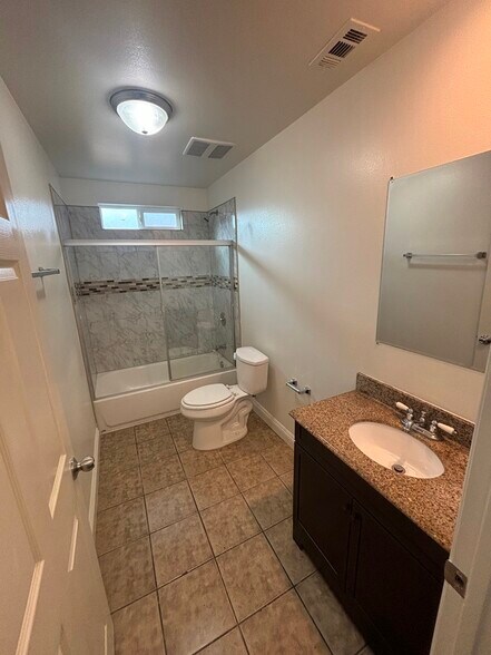 Building Photo - 430 E 118th St