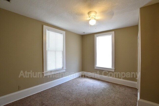 Building Photo - 206 W Wisconsin Ave