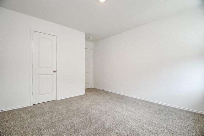 Building Photo - 6023 Ginevra Summers Dr