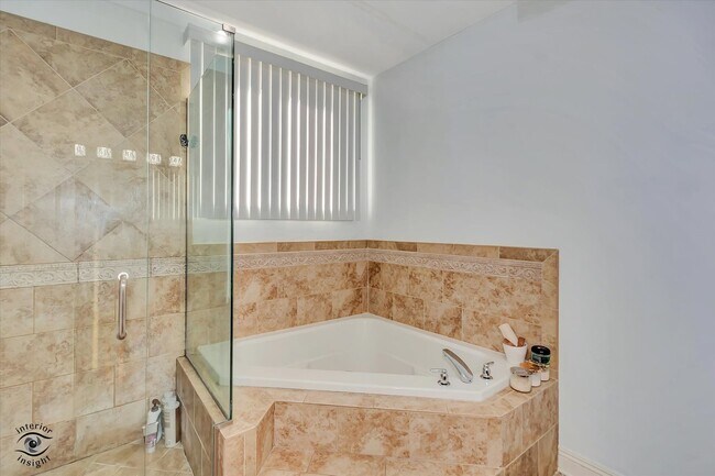 Building Photo - 4330 N Neva Ave