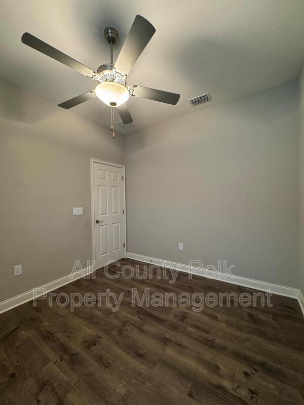 Building Photo - 272 Walkers Point Dr
