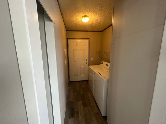 Building Photo - 449 Montana
