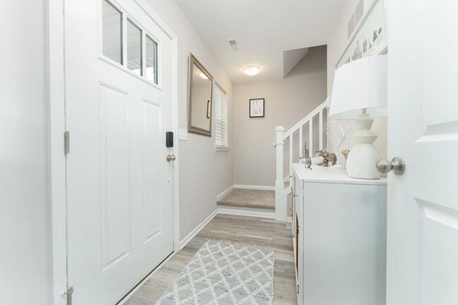 Building Photo - 645 Jenny Wy