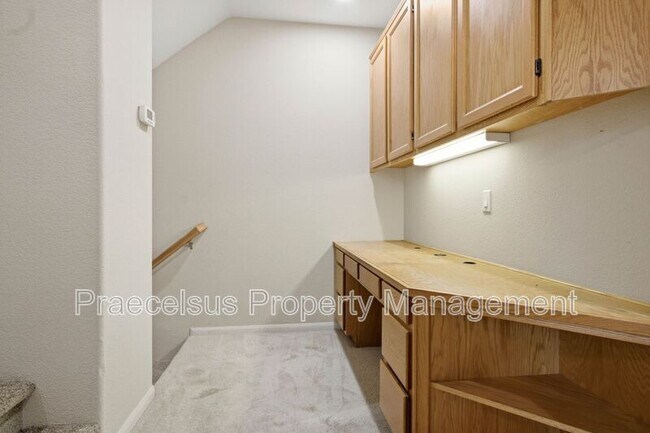 Building Photo - 1293 Fools Gold Wy