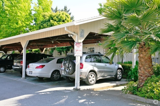 Primary Photo - Oak Townhomes