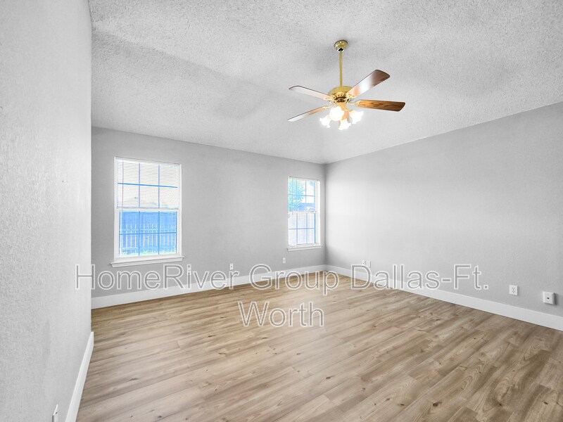 Building Photo - 824 Carrington Dr