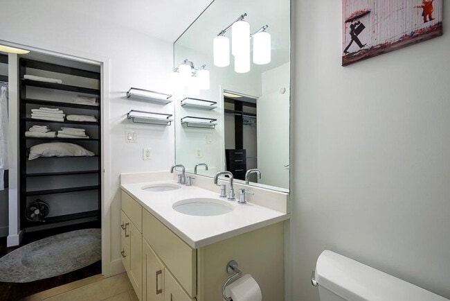 Building Photo - 3209 Cherry Hill Ln