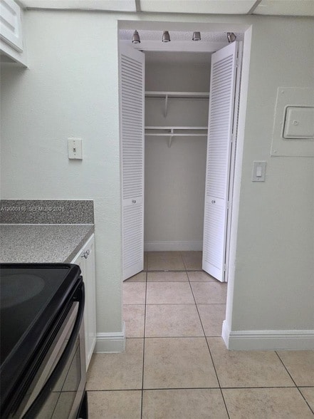 Building Photo - 1800 Sans Souci Blvd