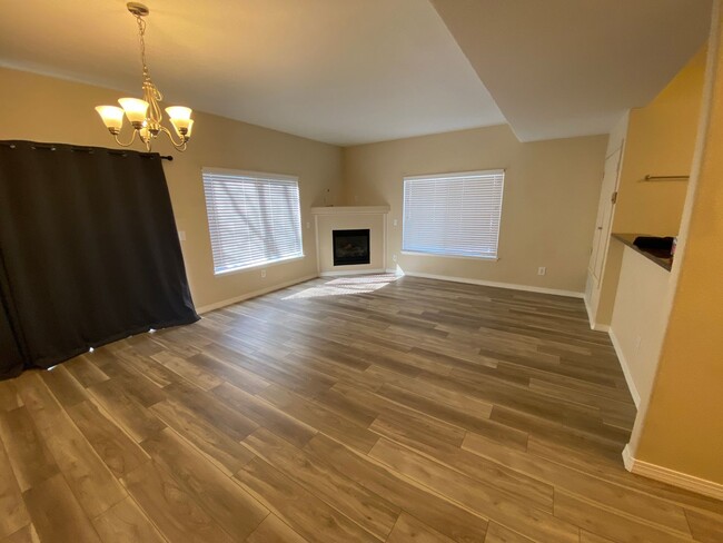 Building Photo - Reunion Two Bedroom Condo with Garage