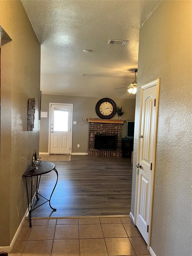 Building Photo - 1213 Trailboss Dr