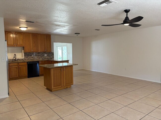 Building Photo - 3099 Deltona Blvd