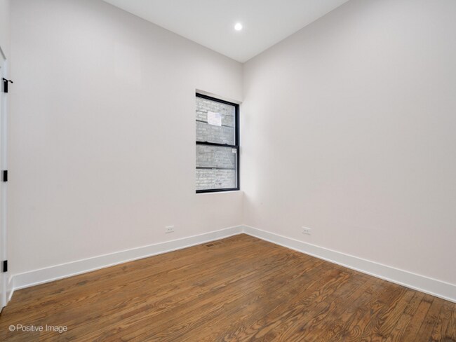 Building Photo - 846 N Ashland Ave