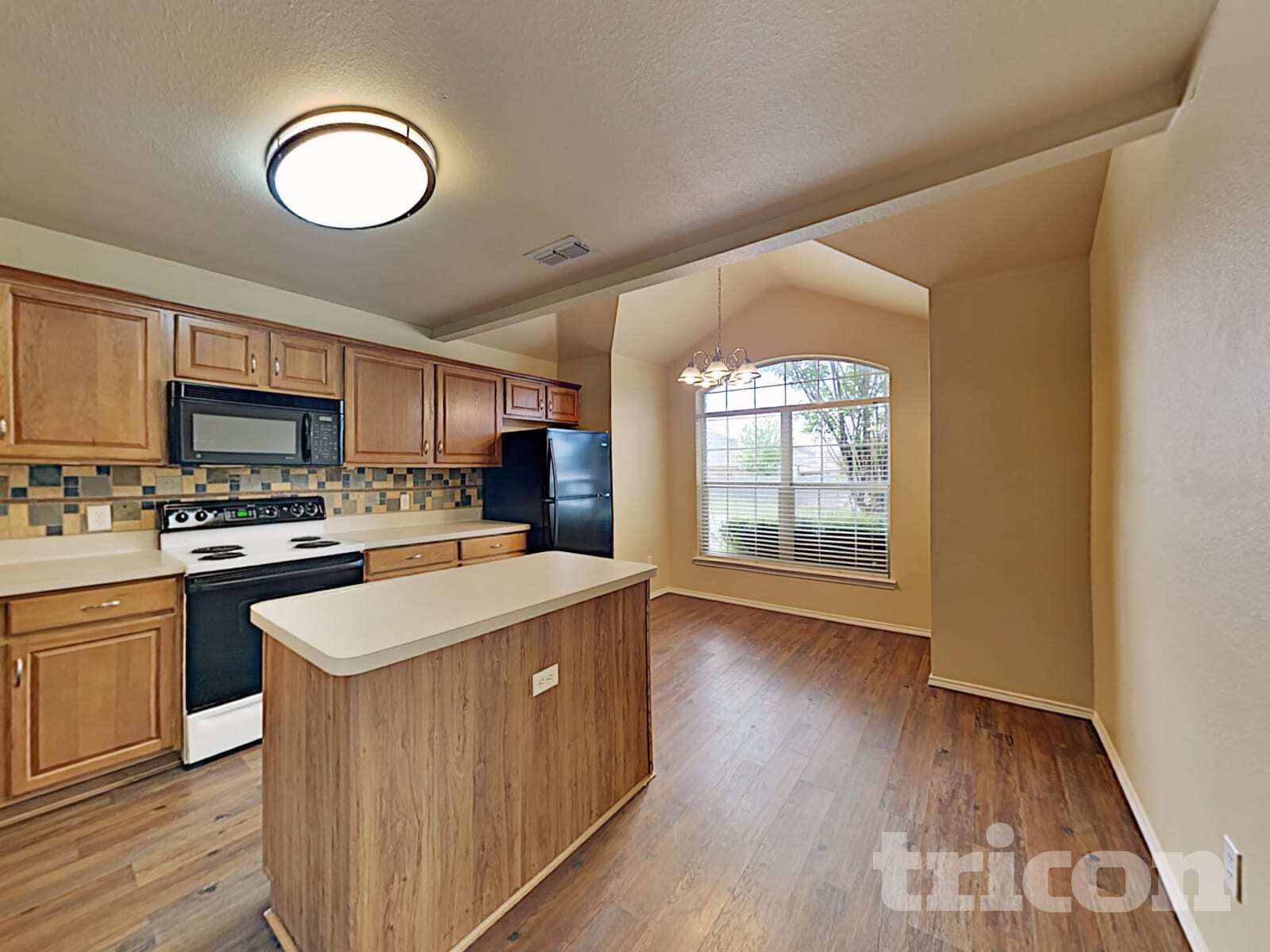 Building Photo - 532 Caravan Dr