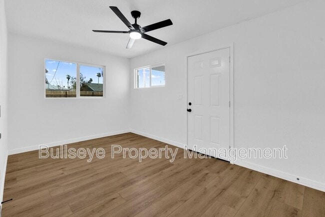Building Photo - 3138 W Elm St