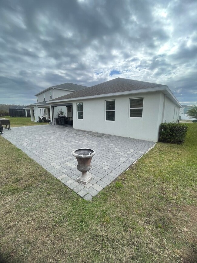 Building Photo - Beautiful, modern home for rent