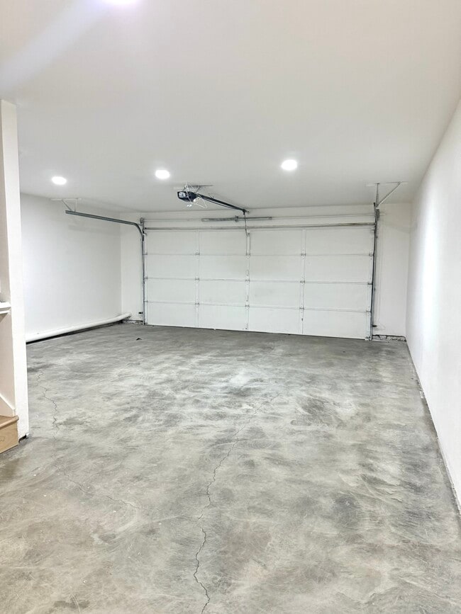 Building Photo - 18020 Prairie Ave