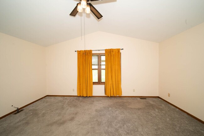 Building Photo - 3516 Kings Lair Dr