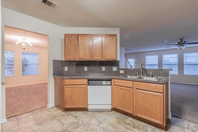 Building Photo - 5007 Oak Stand Ct