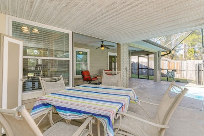 Building Photo - 6385 Banks Ave