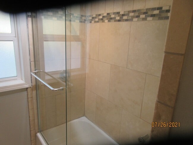 Building Photo - (936) 18th Street Home - 3 Bedroom / 2 Bat...