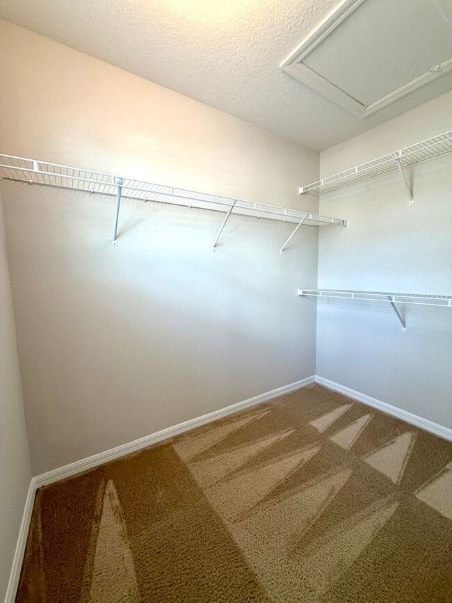 Building Photo - 3 Bedroom 2.5 Bathroom in Ashburn Square