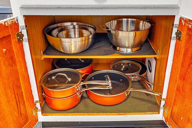 Building Photo - 3 BED 1 BATH SINGLE FAMILY HOME IN BEAUTIFUL SOUTH EUCLID