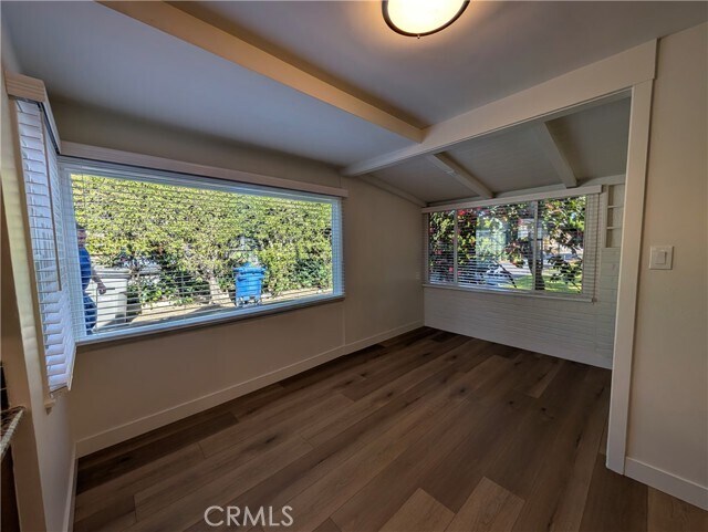 Building Photo - 1921 6th Ave