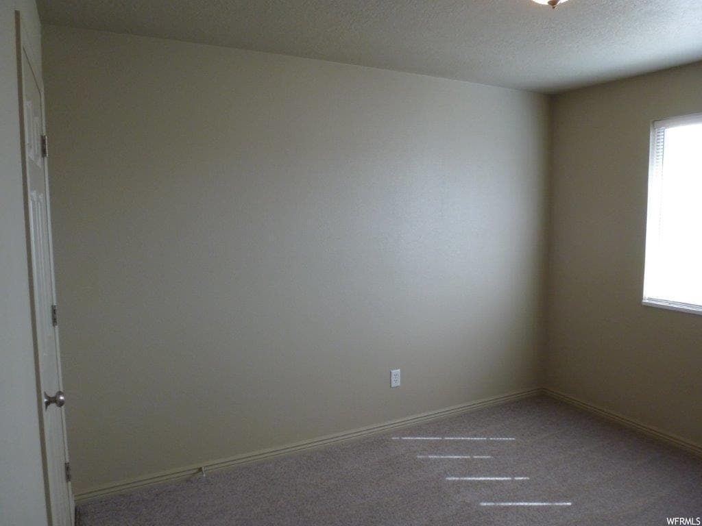 Second bedroom - 1000 E Bluffview Dr