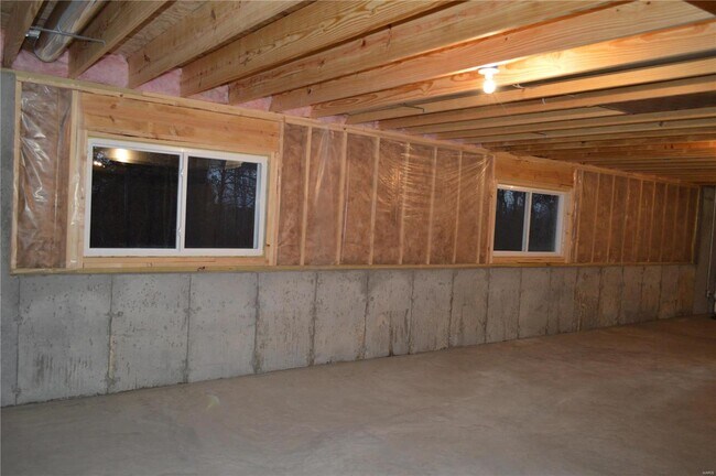 Building Photo - 526 Crystal Stream Dr