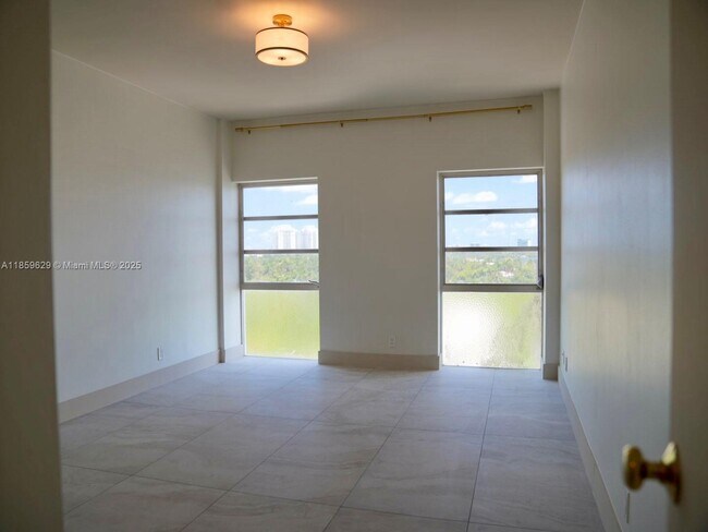 Building Photo - 880 NE 69th St