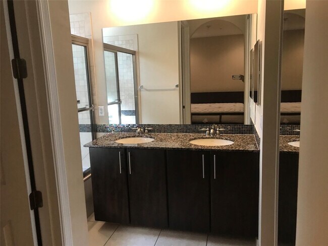 Building Photo - 2851 Prospect Rd